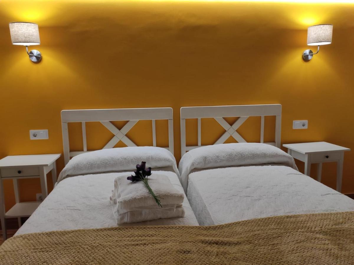 Iruecha Casa Rural Sierra Del Solorio מראה חיצוני תמונה